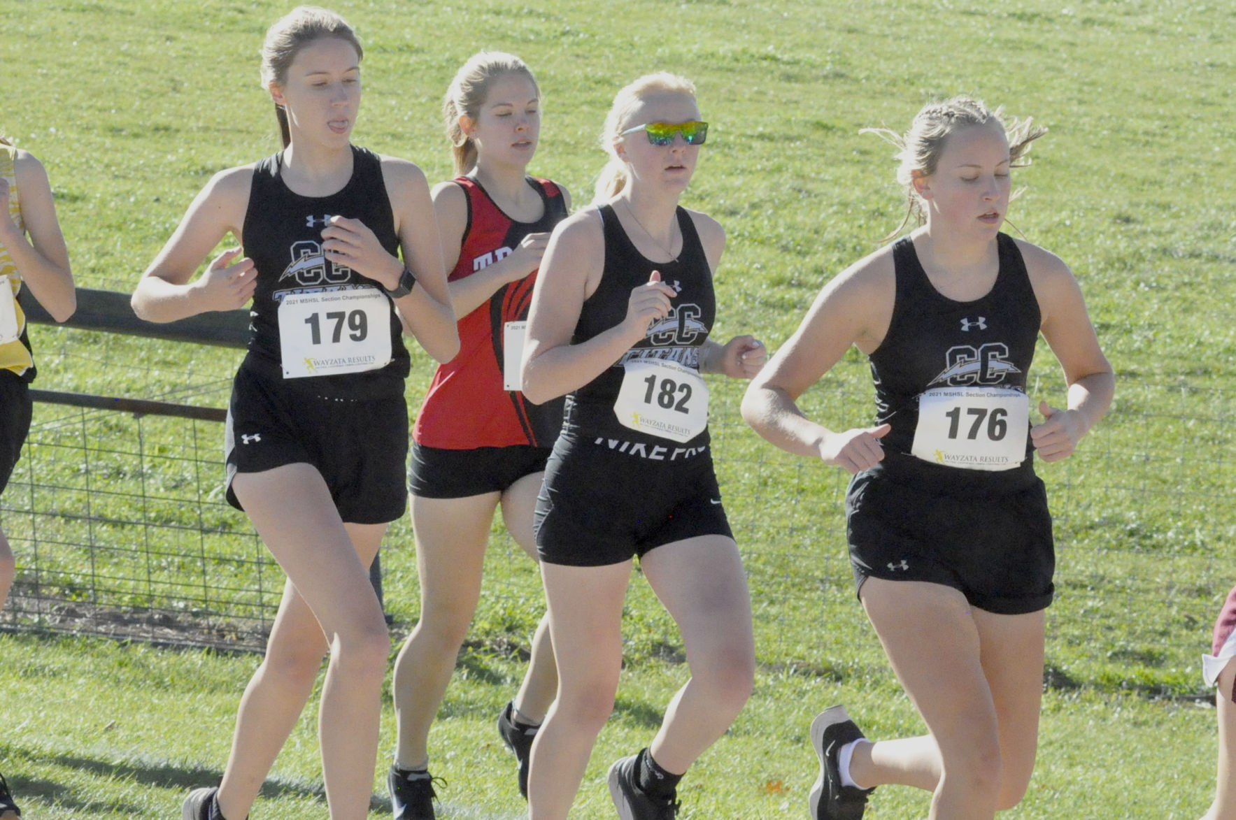 211028 sph spt sr Trinity Turekso 182 fr Megan Marek 179 jr Makayla Erickson 176.JPG